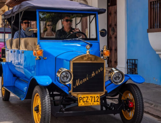 City Tour in Vintage Car